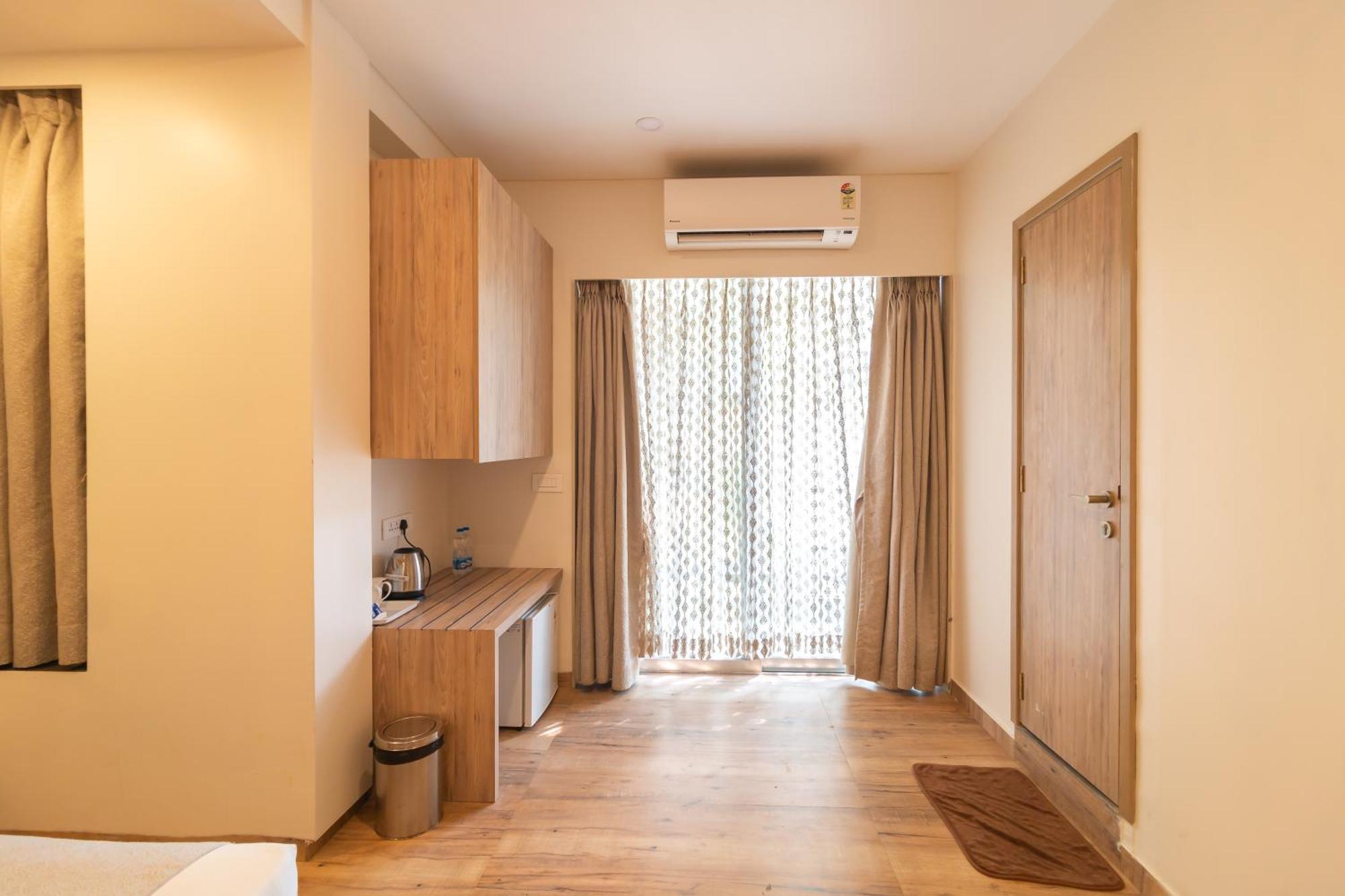 Hotel Celestiial , Candolim Extérieur photo