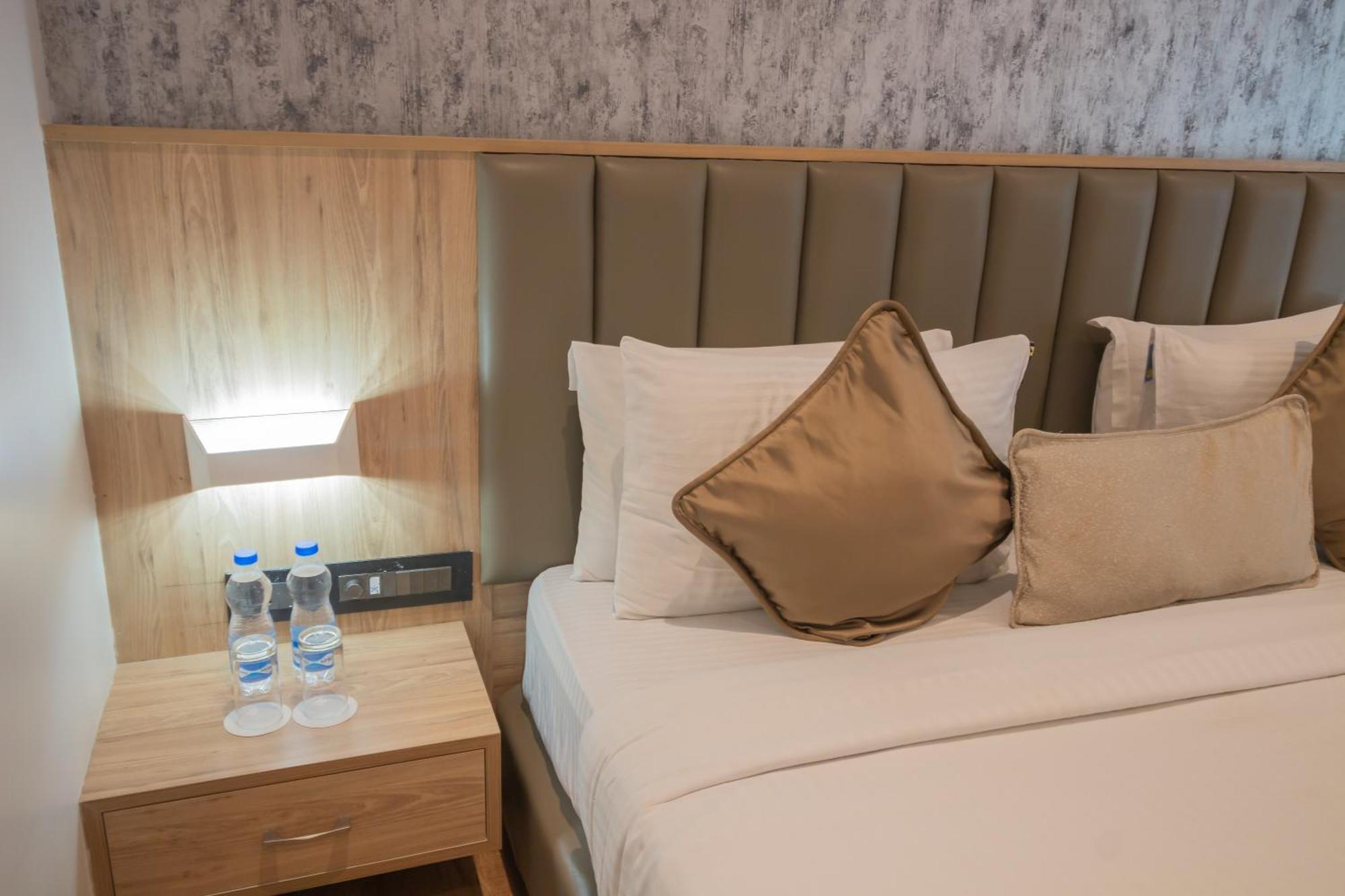 Hotel Celestiial , Candolim Extérieur photo